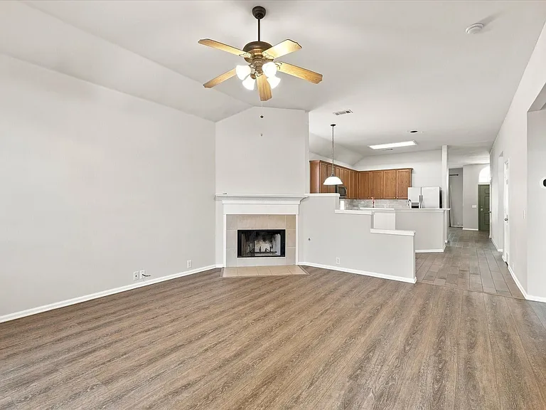 2812 Thorncreek Ln — Photo 10