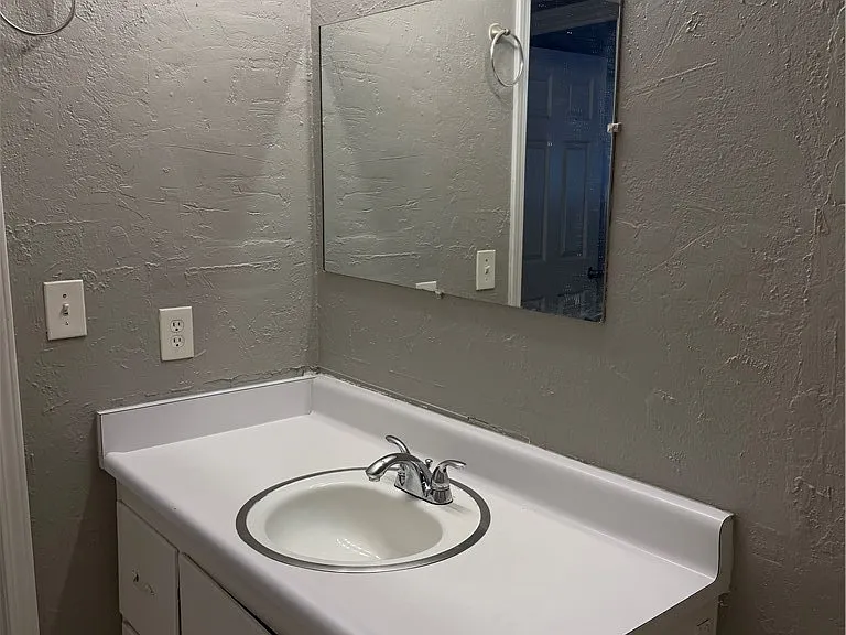4732 Chantilly Ave — Photo 28