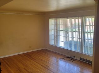 1546 Luxor Rd, East Cleveland, OH 44118