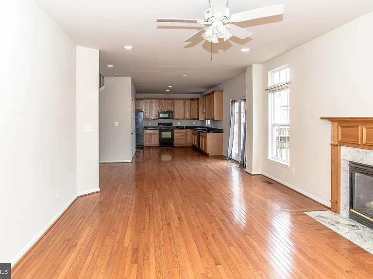 8004 Towering Oak Way — Photo 12