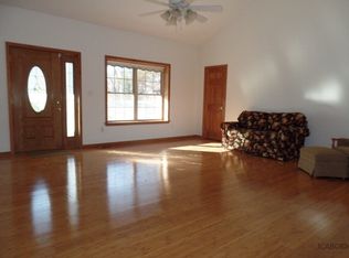 901 Primrose Ln, Jefferson City, MO 65109