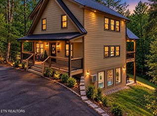 663 Lloyd Huskey Rd, Pigeon Forge, TN 37863