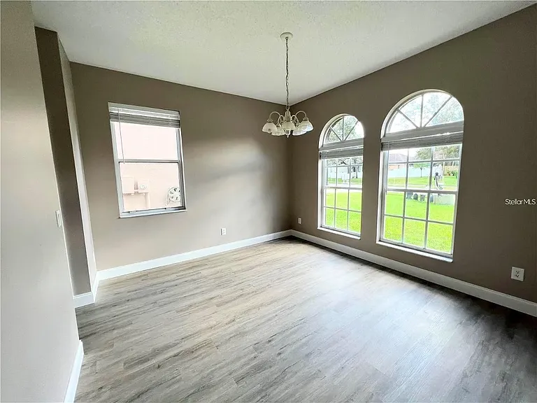 196 Hanging Moss Dr — Photo 6