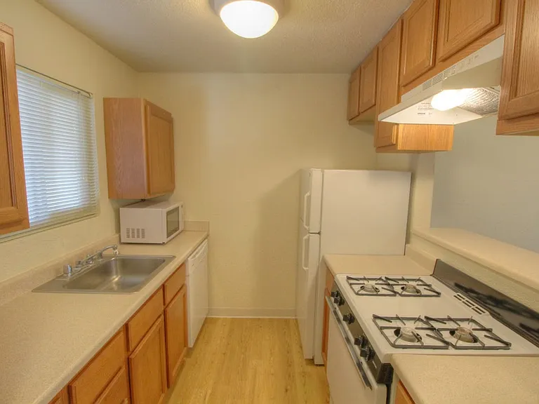 2950 Portage Bay — Photo 100