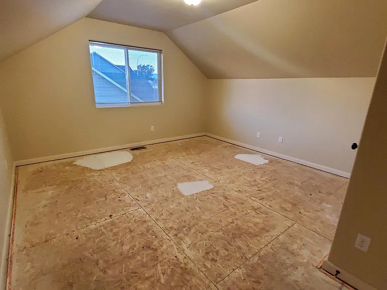 2403 N Water St — Photo 9