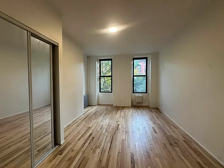 373 13th St #2R — Photo 1