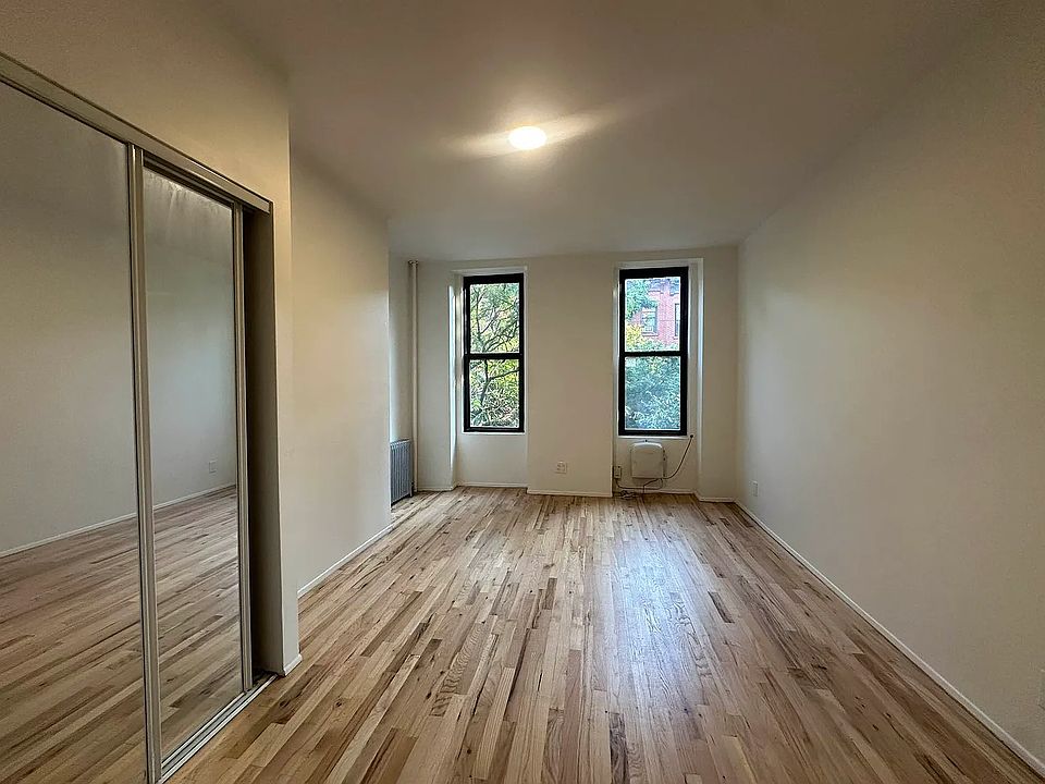 1st image of 373 13th St APT 2R