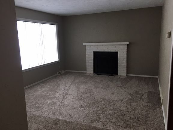 Living Room 17x13
