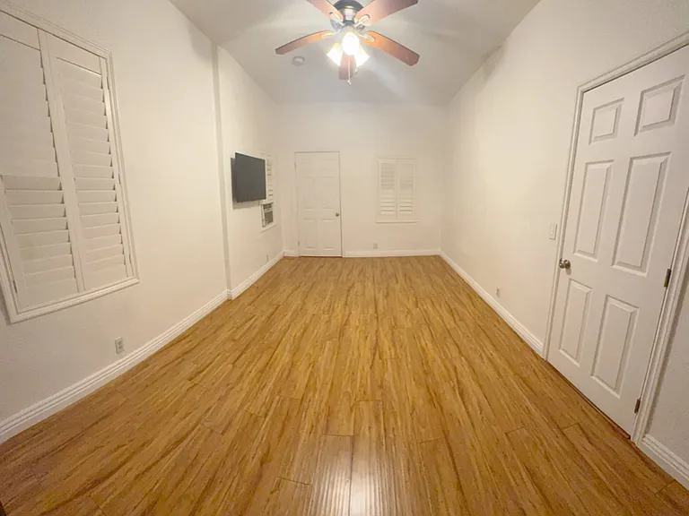 16404 S Menlo Ave — Photo 7