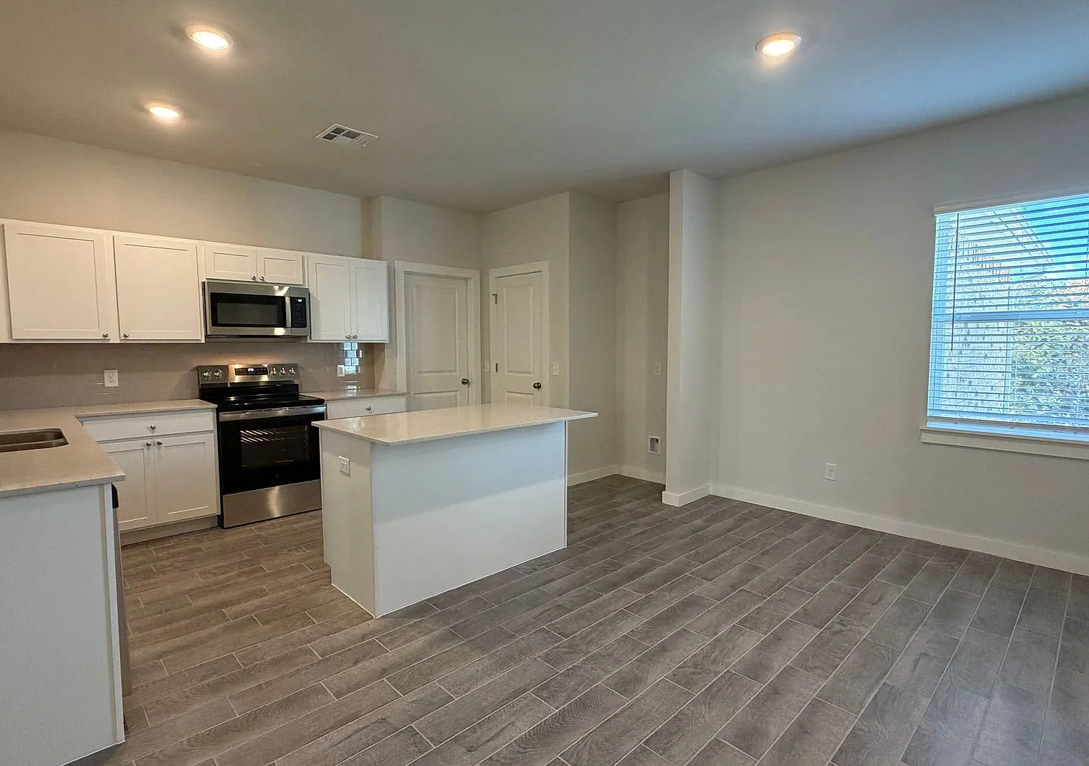 New Construction 3 Bedroom, 2 Bathroom on a 1.23 Acre Lot in Ridge Creek Addition! — Photo 4
