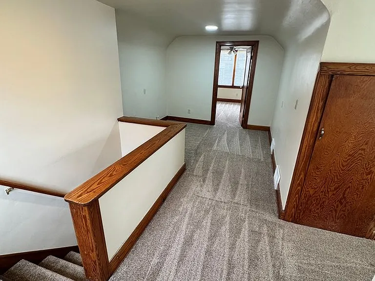 832 Lawrence Ave — Photo 15