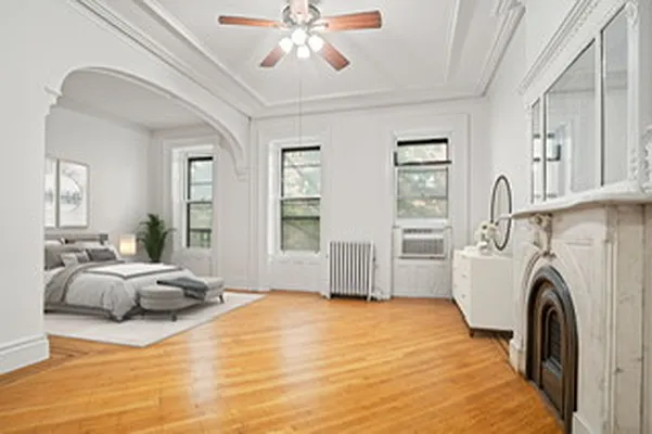 Rented by R New York | media 33