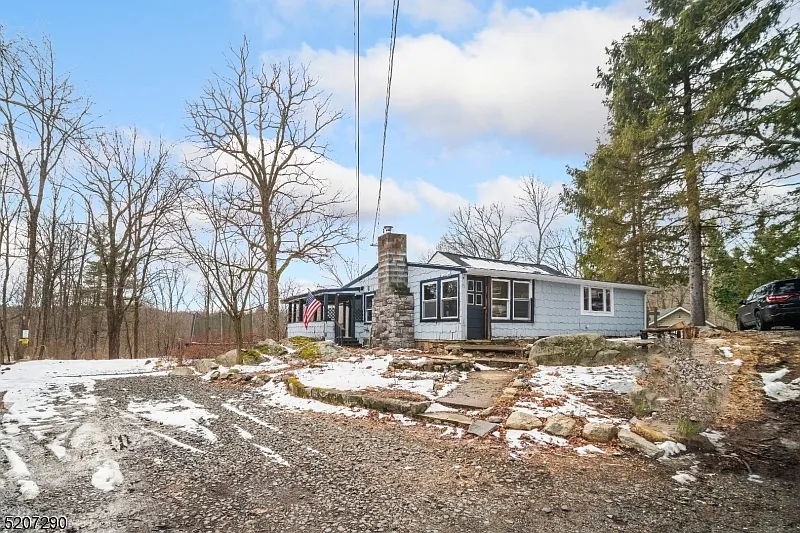2 bed, 1.0 bath, $2,650 — Photo 2