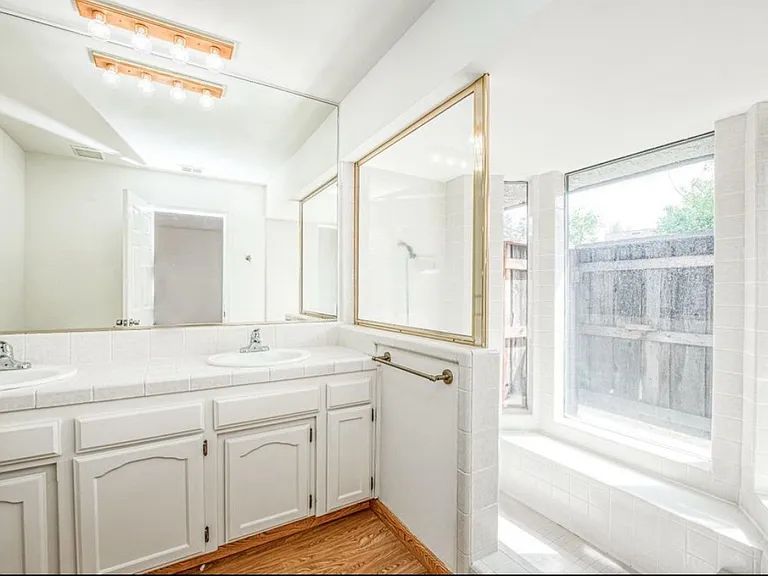 6376 N Forestiere Ave — Photo 5