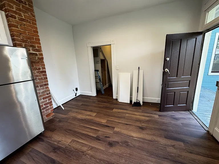 1507 Perry St — Photo 2