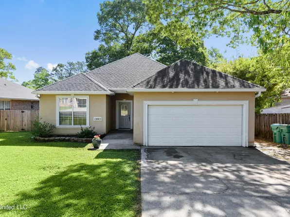 978 Kaena Pl, Diamondhead, MS 39525