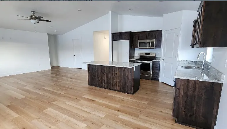 4940 Masterson Cir — Photo 5