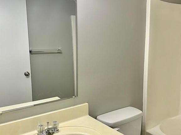 5th image of 439 N 1st St