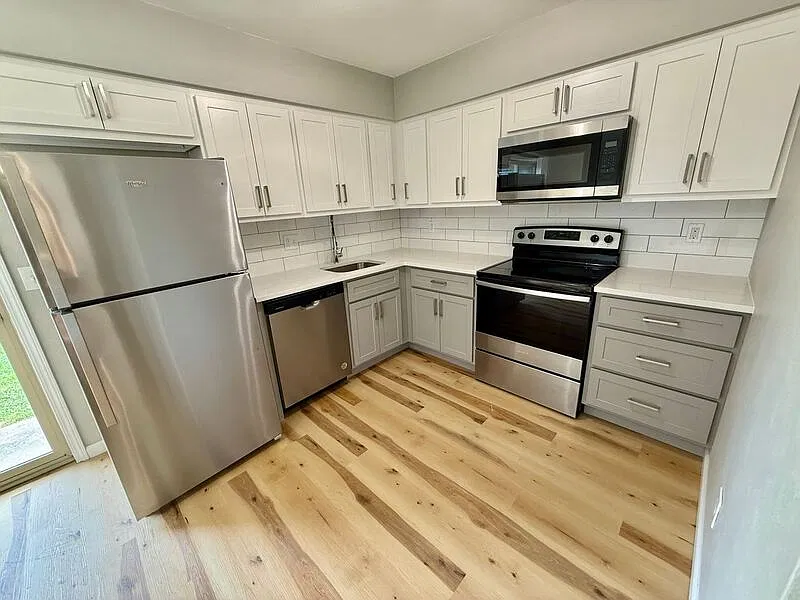 2 bed, 1.0 bath, 1215 sqft, $1,245 — Photo 4