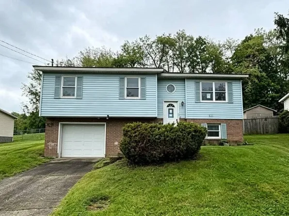 98 Meadow Dr, Lost Creek, WV 26385