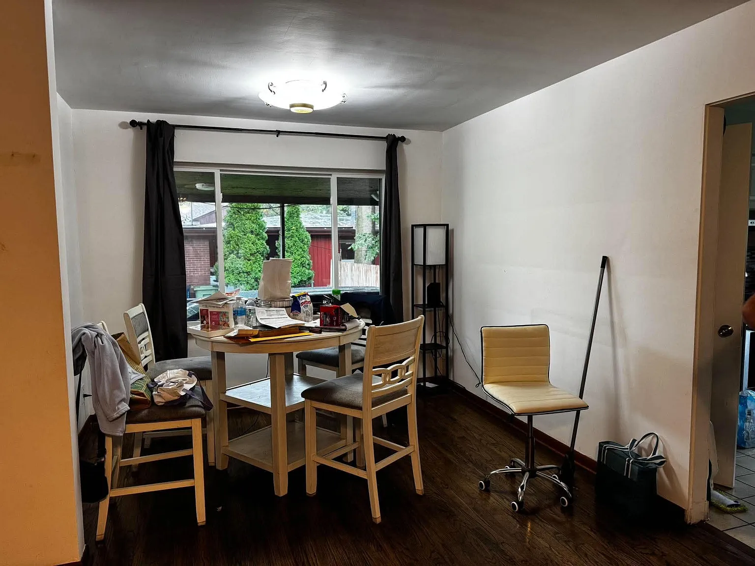 3 bed, 1188 sqft, $1,800 — Photo 3