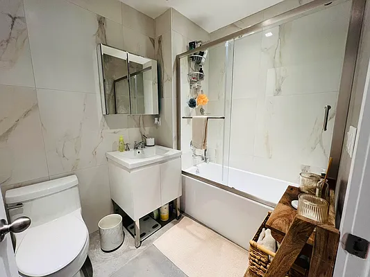 Rented by null | media 27