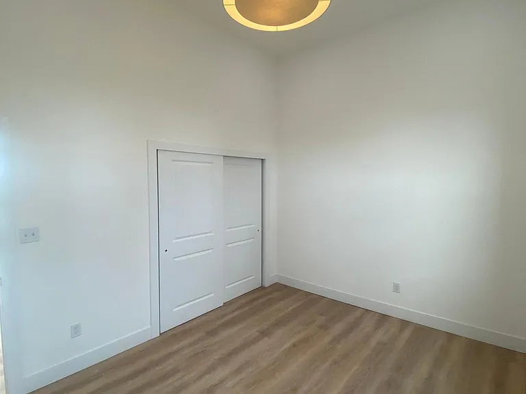 2510 Sutton Blvd — Photo 9