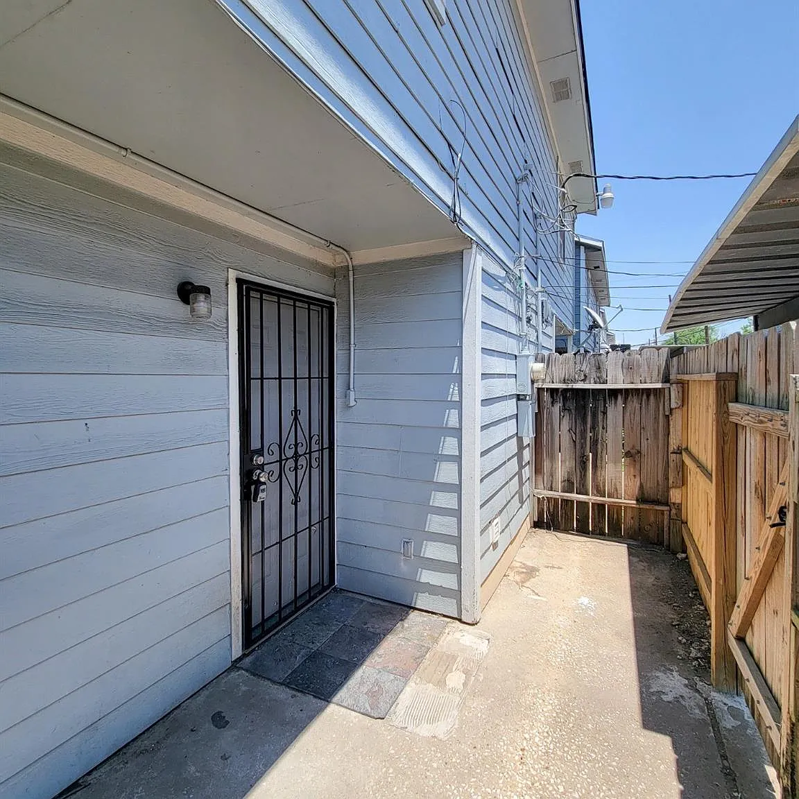 2 bed, 1.5 bath, $1,100 — Photo 4