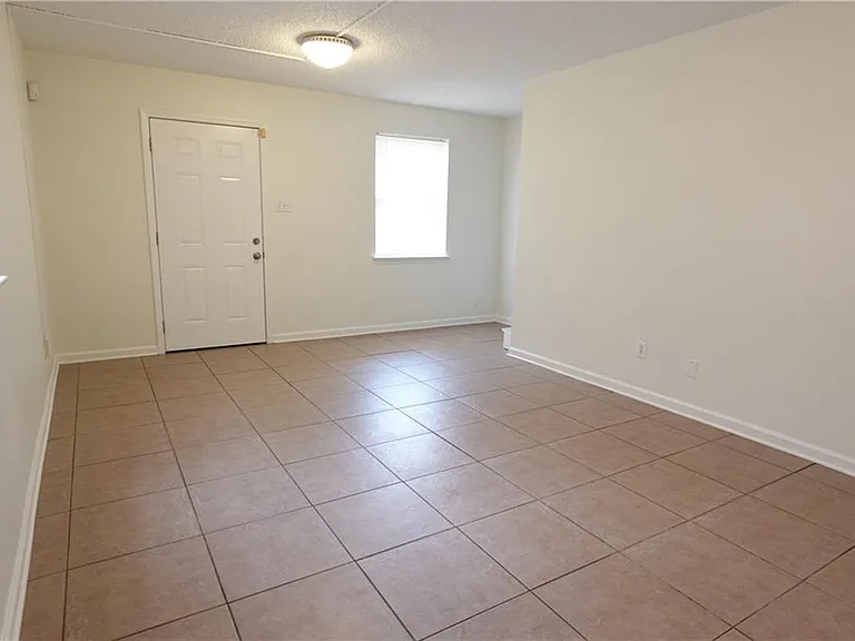 4813 W Napoleon Ave — Photo 4