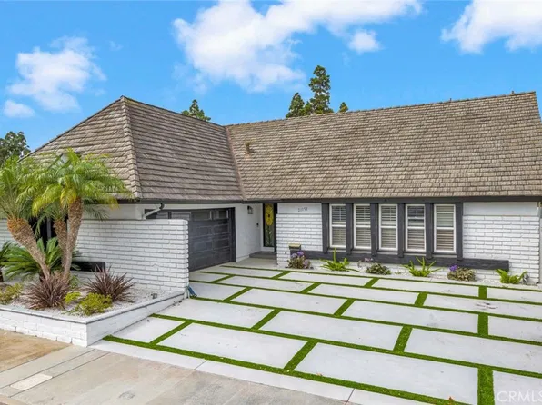 21151 Chubasco Ln, Huntington Beach, CA 92646