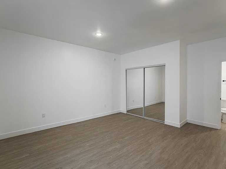 1620 South Bentley Ave — Photo 11