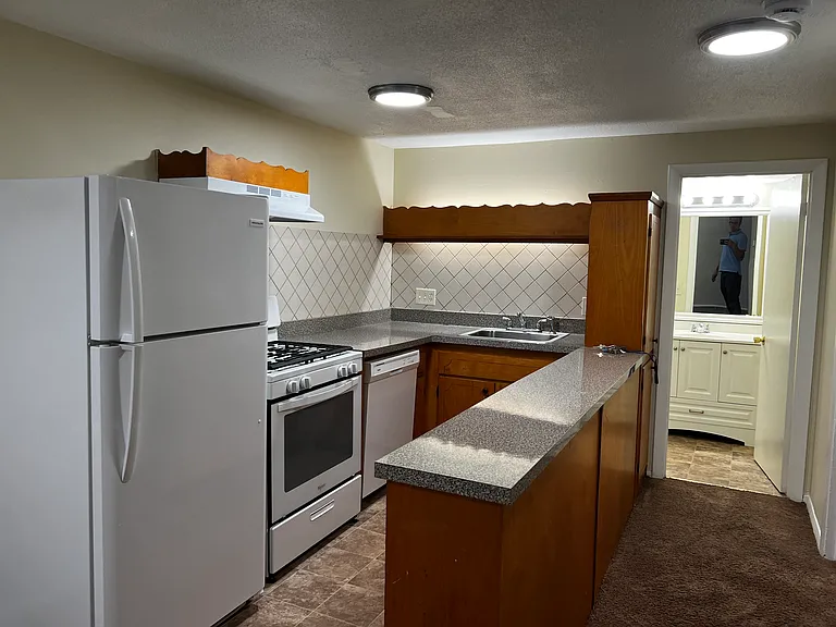 70 Barrows St #6 — Photo 5