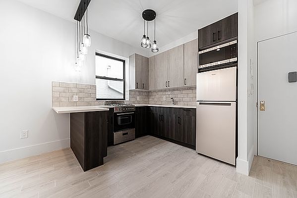 1st image of 481 Montgomery St APT 3F