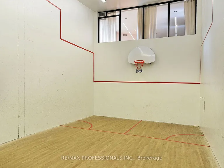 284 Mill Rd #B1 — Photo 31