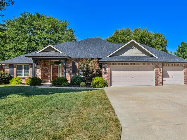 1375 S Hedgewood Drive, Bolivar, MO 65613