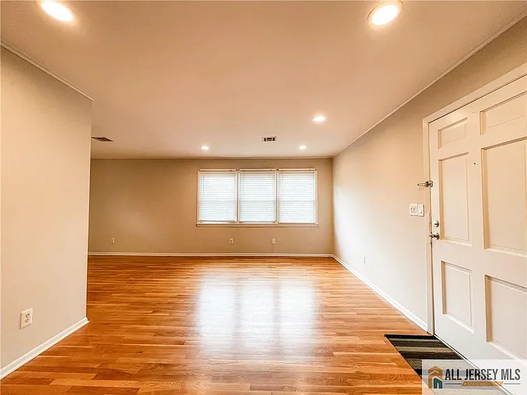2105 Saint Georges Ave #2F — Photo 15