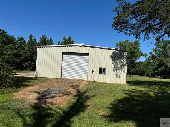 946 County Road 4814, Bloomburg, TX 75556