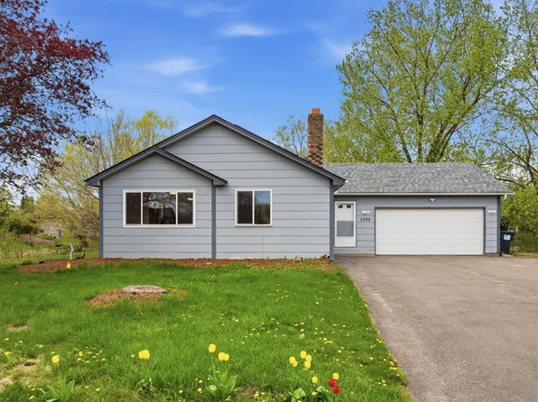 8349 Queen Ct N, Brooklyn Park, MN 55444