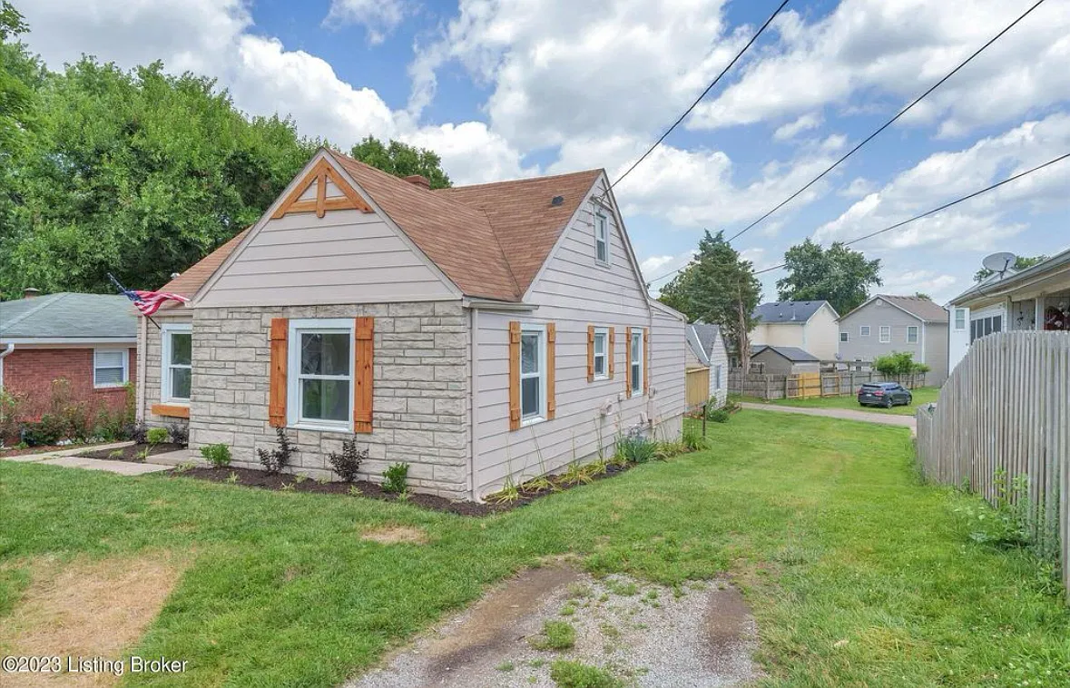 3 bed, 1101 sqft, $2,100 — Photo 3