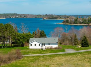 37 Orchard Hts, Lunenburg, NS B0J 2E0