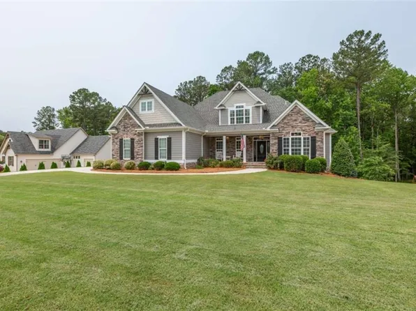 319 Beaconsfield Dr, Sharpsburg, GA 30277