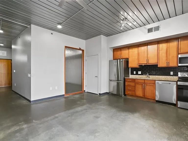 620 Glen Iris Dr NE #501 — Photo 3
