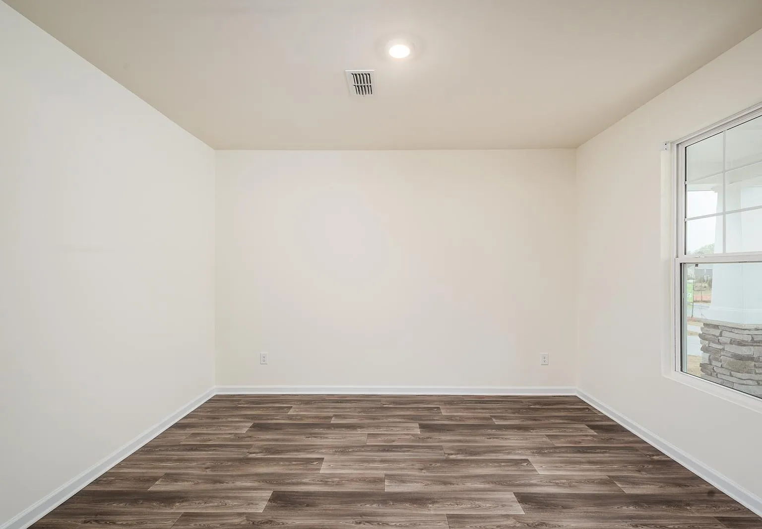 3 bed, 2.5 bath, 2479 sqft, $2,200 — Photo 3