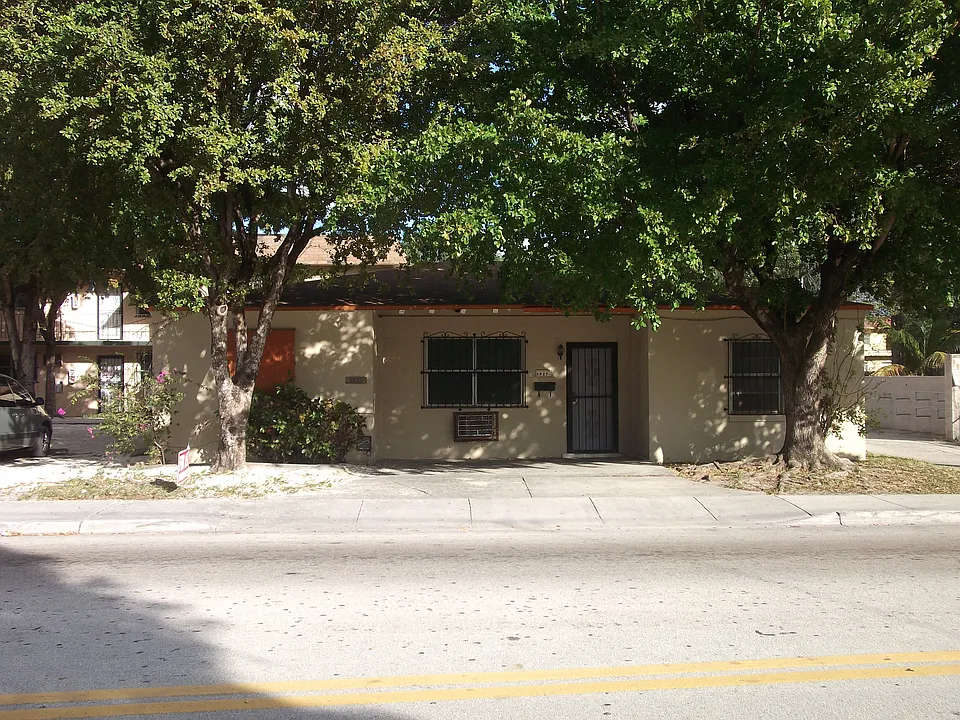 936 NW 29th St