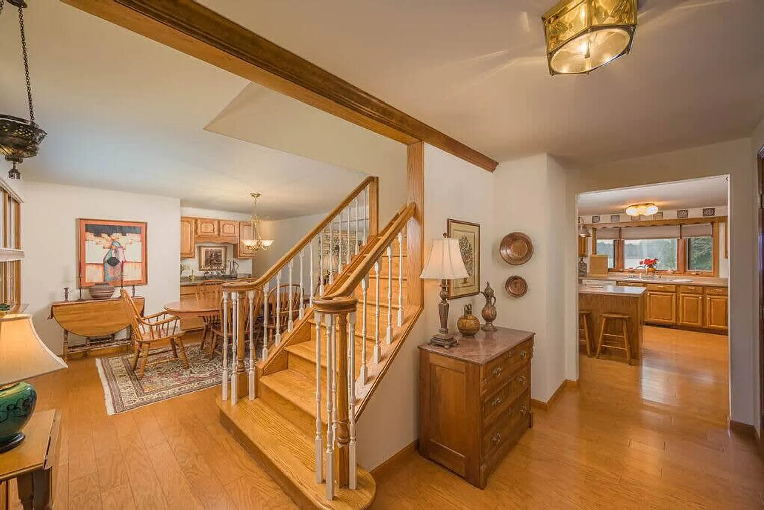 4 bed, 3.0 bath, 2992 sqft, $6,138 — Photo 4