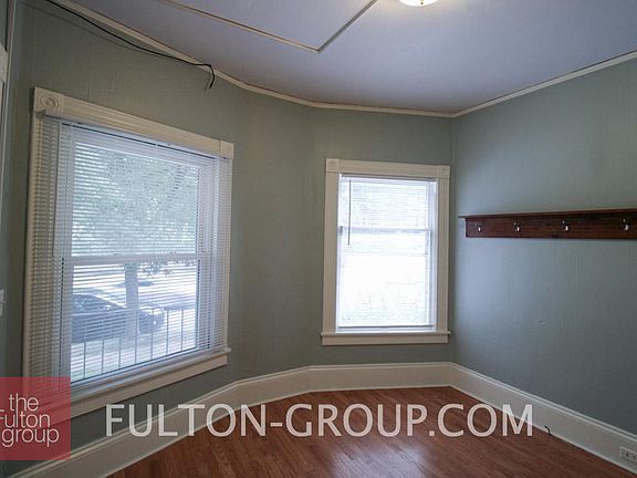 4th image of 806 Fulton St E