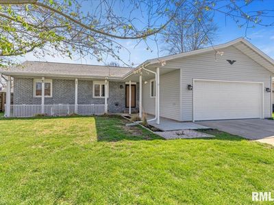 832 Magnolia Dr, Chatham, IL, 62629