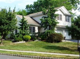 5 Bearsley Dr, East Brunswick, NJ 08816