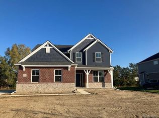 26521 Triple Crown Dr, South Lyon, MI