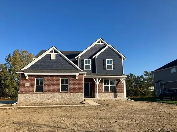 26521 Triple Crown Dr, South Lyon, MI 48178